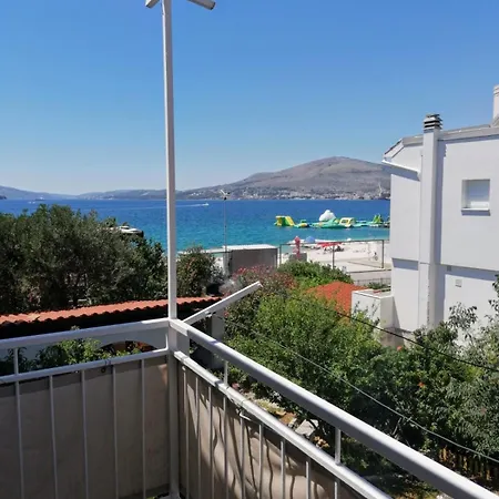 Apartman By The Sea Okrug Gornji - Ciovo - 25387
